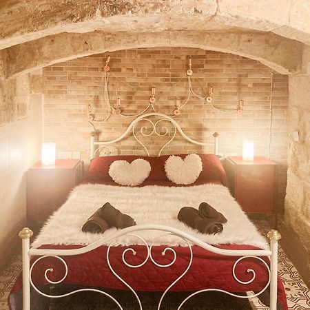 Apartmán Malta'S Naughtiest Cabaret Il-Furjana Exteriér fotografie