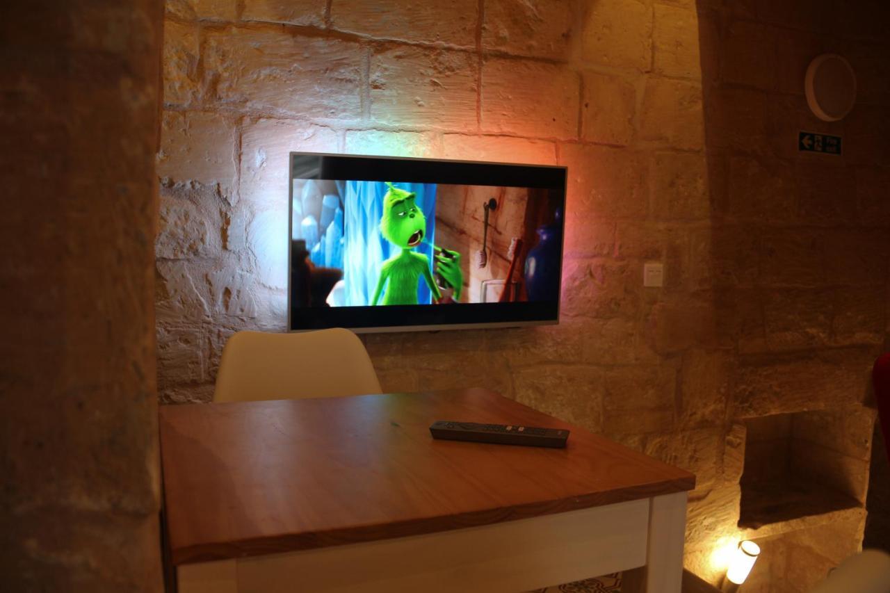 Apartmán Malta'S Naughtiest Cabaret Il-Furjana Exteriér fotografie