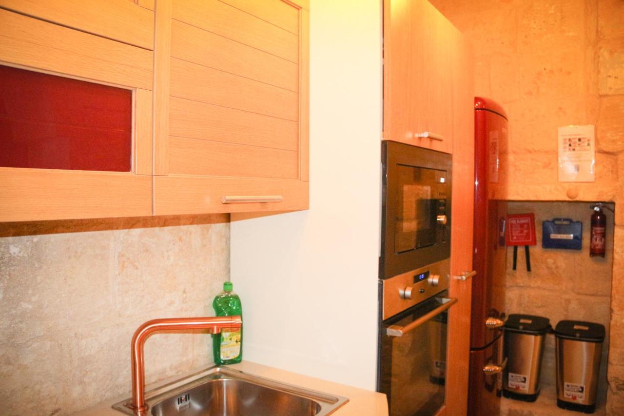 Apartmán Malta'S Naughtiest Cabaret Il-Furjana Exteriér fotografie