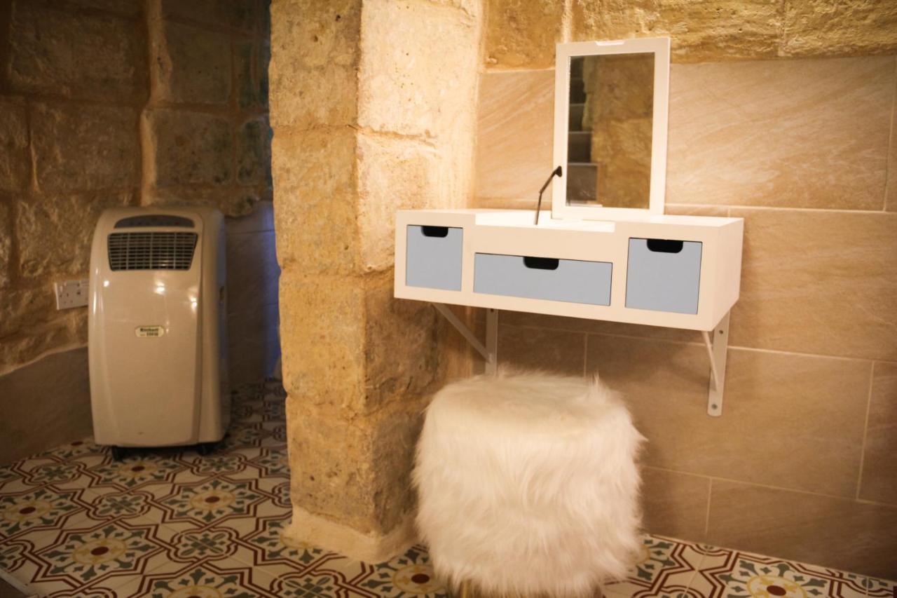 Apartmán Malta'S Naughtiest Cabaret Il-Furjana Exteriér fotografie