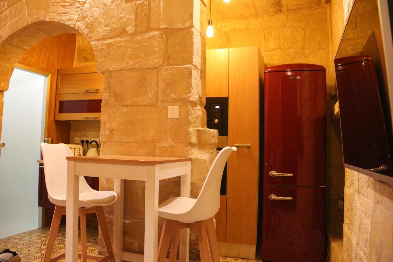 Apartmán Malta'S Naughtiest Cabaret Il-Furjana Exteriér fotografie