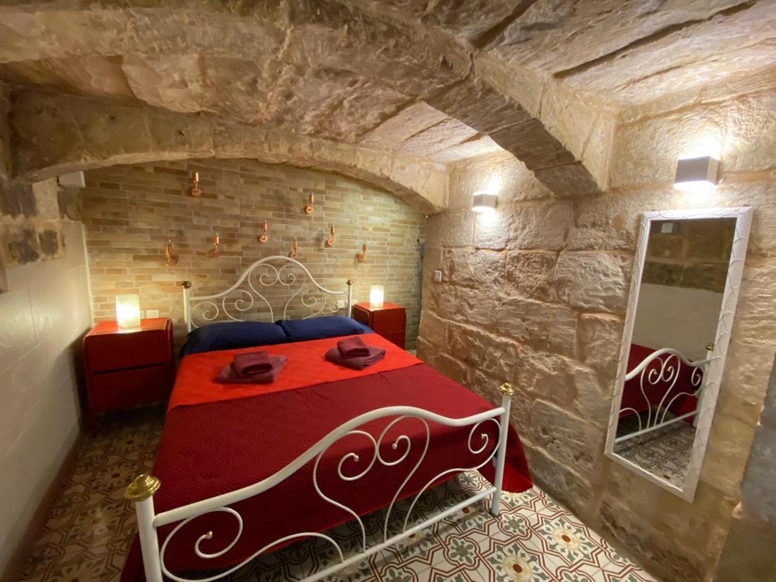 Apartmán Malta'S Naughtiest Cabaret Il-Furjana Exteriér fotografie